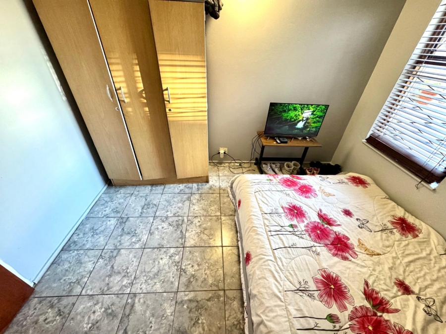 To Let 3 Bedroom Property for Rent in Strandfontein Village Western Cape